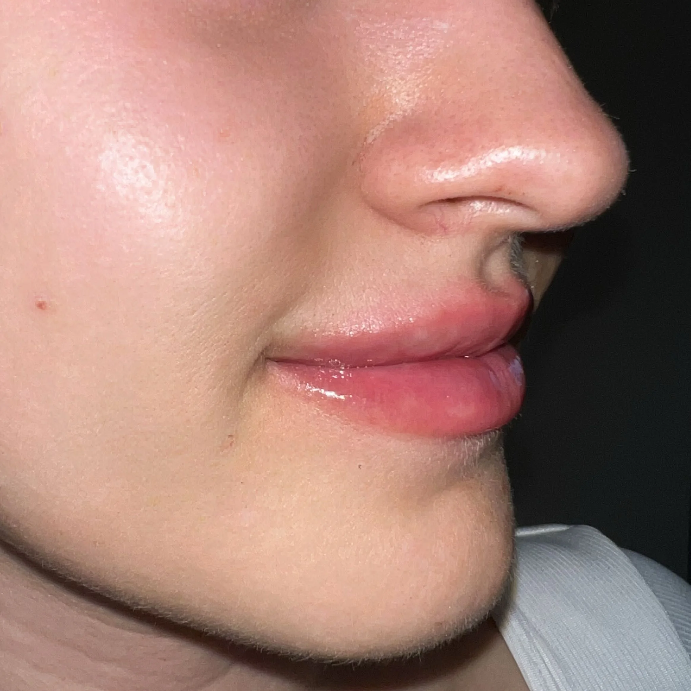Realizacja modelowania ust KM Lips & Skin — kadr 04